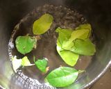 A picture of step 1 of Galangal soup.