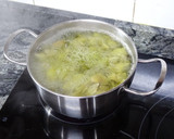 Foto del paso 2 de la receta: Alcachofas con jamón y patatas