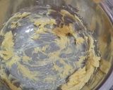 Foto langkah ke 1 dari resep Simple Vanilla Cupcakes.