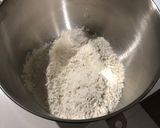 Foto del paso 1 de la receta: Pan de muerto tradicional fácil