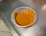 Une image de l'étape 1 de Sauce crème épicée tamarin, ail, échalotes et persil d'algues.