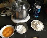 A picture of step 7 of Strawberry Cake (Le Fraisier).
