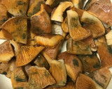 Foto del paso 2 de la receta: Revuelto de huevo y rovellons (níscalos)