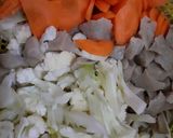 Foto langkah ke 1 dari resep Tumis campursari (kembang kol,wortel,bakso,pokcoy).