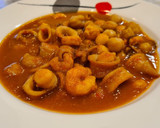 Foto del paso 8 de la receta: Potaje de garbanzos con chipirones y gambas