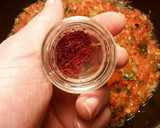 Foto del paso 7 de la receta: Cazuela de salmonetes con patatas en salsa de azafrán
