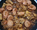 Foto langkah ke 4 dari resep Tteokpoki Mujigae Sosis Telur.