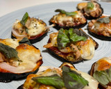 Foto del paso 3 de la receta: Mini pizzas de atún y cebolla con base de berenjena
