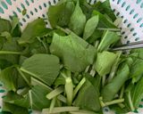 Hình bước làm 1 của món Mì Gói Xào Bò Trứng