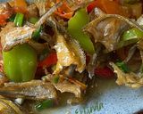 Foto langkah ke 5 dari resep Tumis Cabe Ikan Asin.