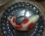 Foto langkah ke 6 dari resep Puding Ikan Koi Kecil.