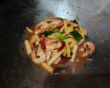 Foto langkah ke 5 dari resep Udang Asam Manis.