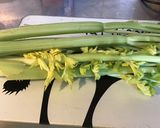 Une image de l'étape 1 de Gratin de céleri branche au parmesan et crème d anchois.