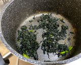 A picture of step 3 of Chili Leave Tsukudani (seasoned with sweet soy sauce).