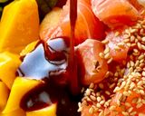 Hình bước làm 4 của món Poke Bowl Cá Hồi & Xoài Sốt Tương Gochujang