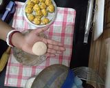 A picture of step 5 of Aloo Paratha.