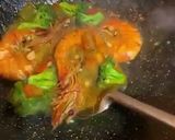 Foto langkah ke 10 dari resep Udang asam manis.