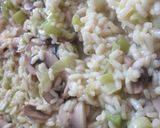 Foto del paso 9 de la receta Risotto de puerros y champiñones con original caldo de verduras cocido en Agua de Mar