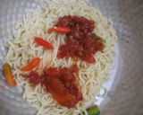 Foto langkah ke 4 dari resep Mie Goreng Pedas by Jesslyn Orlane.