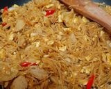 Foto langkah ke 4 dari resep Bihun Goreng Simpel.