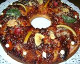 Foto del paso 13 de la receta: Rosca de ciruelas (con bizcochuelo de cajita)
