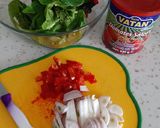 A picture of step 1 of Spinach with tomato paste (Salçalı Ispanak).