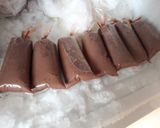 Foto langkah ke 3 dari resep Es lilin coklat.