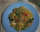 Foto langkah ke 5 dari resep Bihun goreng.