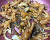 Gambar langkah 5 resipi Kaki Ayam Masak Kicap.