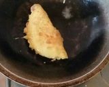 Foto langkah ke 7 dari resep Omelet Sosis Keju.