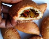 A picture of step 11 of Fried meatpie.
