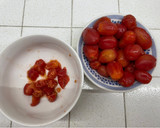 Foto del passaggio 2 della ricetta Spaghetti con fagiolini al sugo di pomodoro fresco, basilico e cacio ricotta