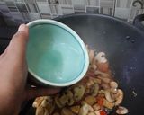 Foto langkah ke 5 dari resep 🍄🍄Jamur Kancing Tahu Saus Tiram🍄🍄.