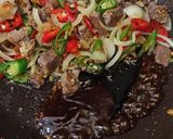 Foto langkah ke 5 dari resep Oseng Daging Pedas.