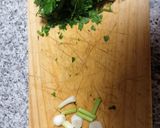 Foto del paso 1 de la receta: Sepia al ajillo tierno y perejil fresco