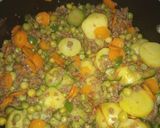 A picture of step 5 of Minced meat peas stew.