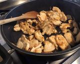 Une image de l'étape 6 de Poulet aux tomates et moutarde de Dijon.