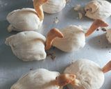 Hình bước làm 3 của món Bánh thiên nga