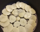 Foto del paso 1 de la receta: Papas a la crema con cebolla y champiñones