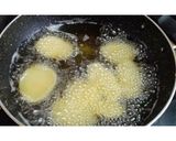 A picture of step 1 of Aloo Tuk.