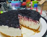 Foto langkah ke 4 dari resep Unbaked Blueberry Cheesecake.