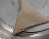 A picture of step 3 of Bbq chicken samosas.