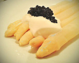 Foto del paso 4 de la receta: Espárragos cocidos con mayonesa de wasabi y caviar