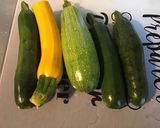 Une image de l'étape 1 de Courgettes tricolores grillées au romarin,tomate et marinade.