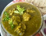 A picture of step 2 of Daal Palak & dal pakodi curry.