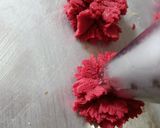 Foto langkah ke 5 dari resep Kue Semprit Red velvet.