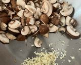 Foto langkah ke 3 dari resep 45. Spaghetti Ai Funghi (Creamy Spaghetti Mushroom) in one Wok.