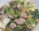รูปขั้นตอนการทำที่ 3 ของ แกงจืดใบอ่อมแซบ หมูก้อนใบเนียมหูเสือสับ