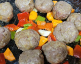 Foto del paso 5 de la receta: Albóndigas al horno con garbanzos, judías y champiñones