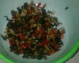 Foto langkah ke 4 dari resep Oseng teri dan daun singkong.